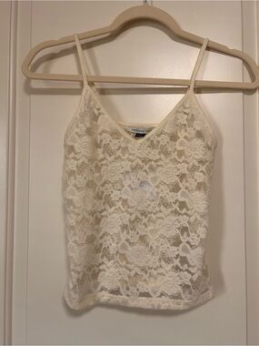 🤍🤍NWT🤍🤍American Eagle Feminine Cream Floral Lace Cami🤍